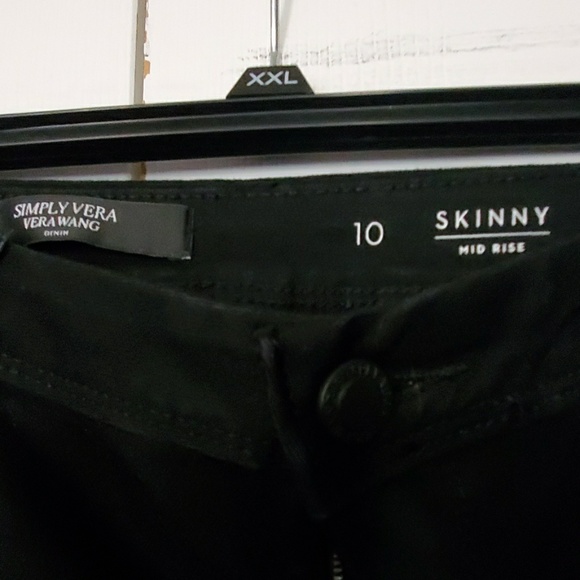 Vera Wang Slimming Stretch Jean's, NWT. Sz. 10 - Picture 2 of 4